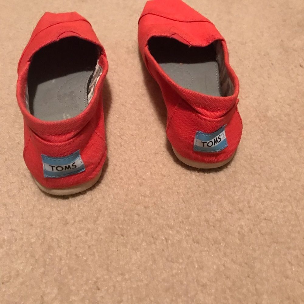 Tom’s slip-ons - Picture 2 of 5